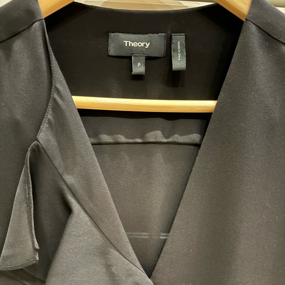 Theory Jastrid silk blouse EUC - Picture 3 of 4